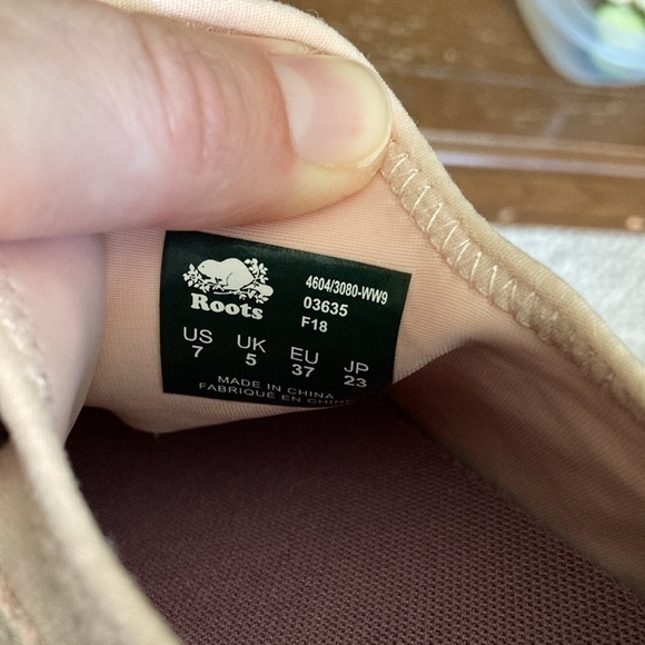 NWOT Roots pink fabric running shoes. - Picture 5 of 7